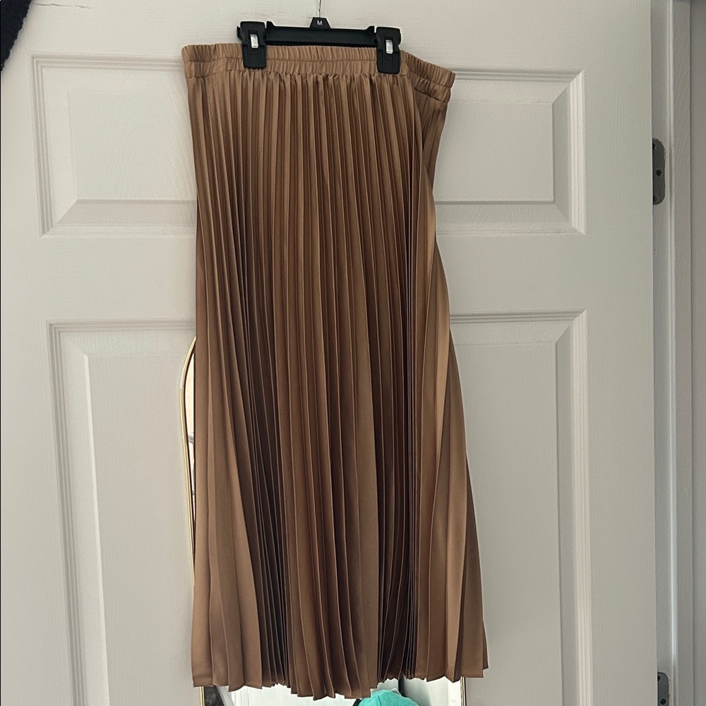 Gilli Tan A-Line Pleated Skirt
